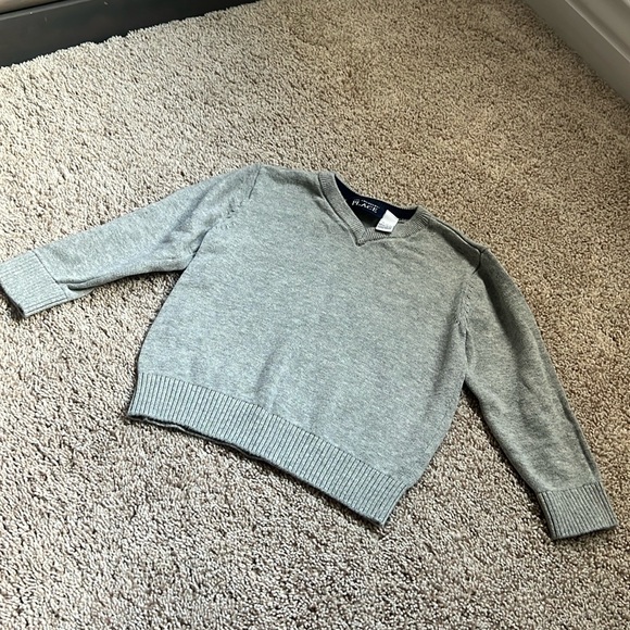 V neck pull over sweater - Picture 2 of 3